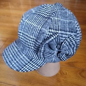Womens Black and White Plaid Cap M